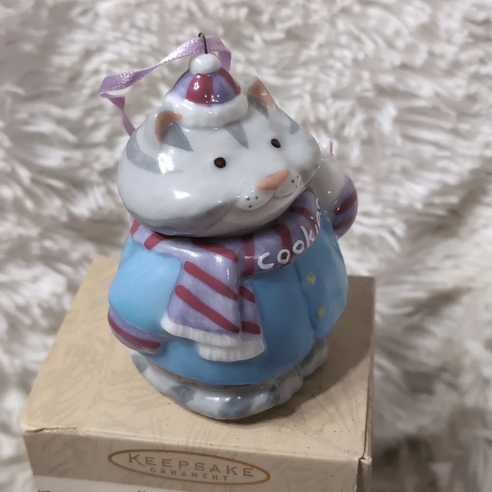 Hallmark 1996 Keepsake Ornament Cookie Jar Friends Carmen Cat Showcase
